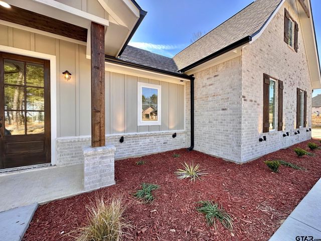 195 Clara Ln, Kilgore, TX 75662