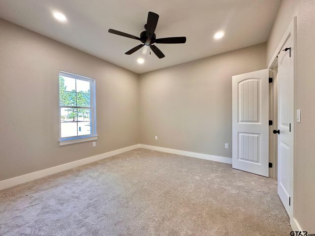 195 Clara Ln, Kilgore, TX 75662