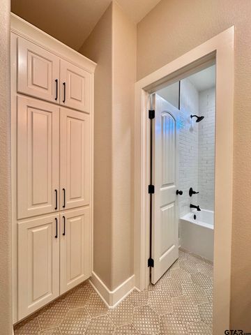 195 Clara Ln, Kilgore, TX 75662