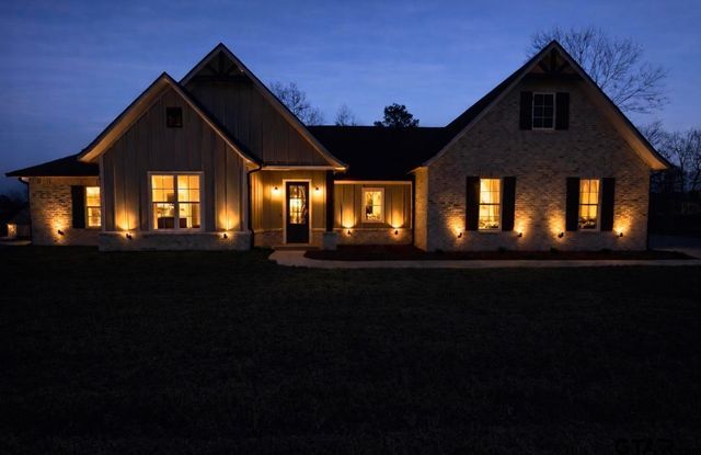 195 Clara Ln, Kilgore, TX 75662