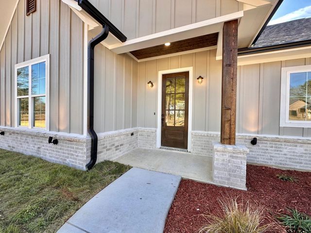 195 Clara Ln, Kilgore, TX 75662