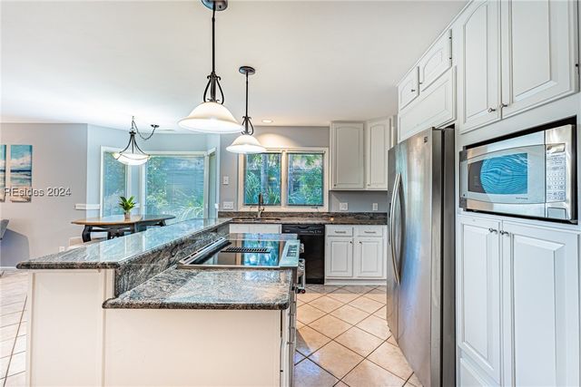 8 Surf Scoter Rd, Hilton Head Island, SC 29928