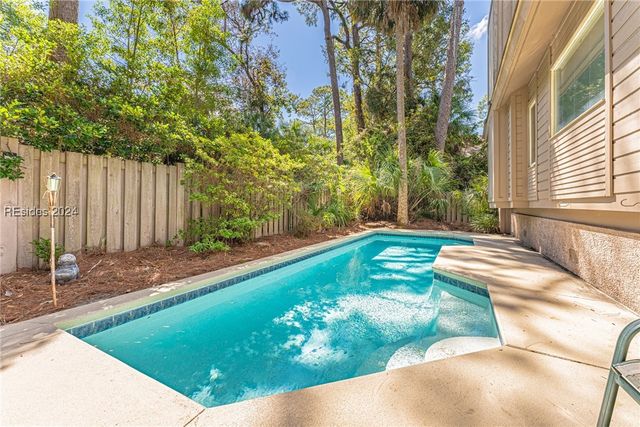 8 Surf Scoter Rd, Hilton Head Island, SC 29928