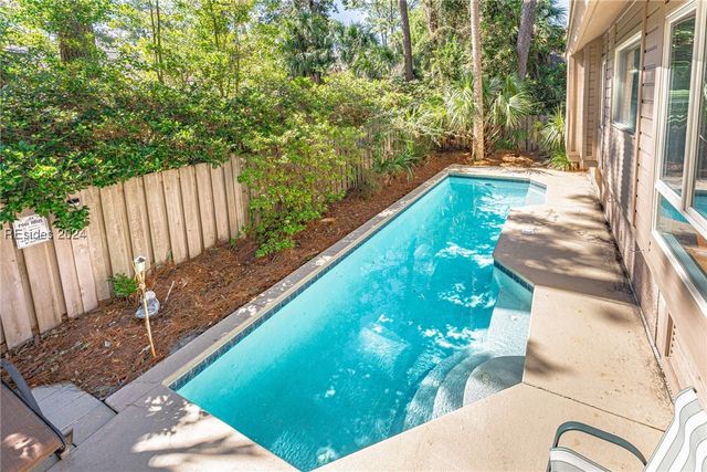 8 Surf Scoter Rd, Hilton Head Island, SC 29928
