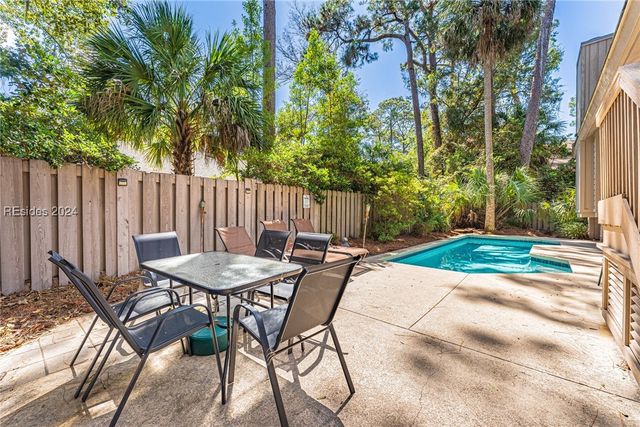 8 Surf Scoter Rd, Hilton Head Island, SC 29928