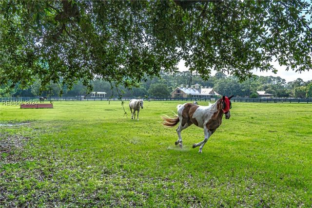 8 Surf Scoter Rd, Hilton Head Island, SC 29928