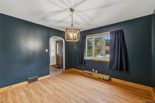 744 Seymour Avenue, Niagara Falls, NY 14305