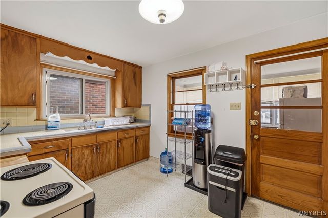 744 Seymour Avenue, Niagara Falls, NY 14305