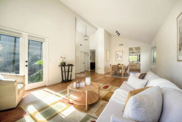 1011 Monterey Vista Way, Encinitas, CA 92024