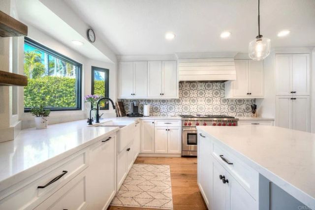 1011 Monterey Vista Way, Encinitas, CA 92024