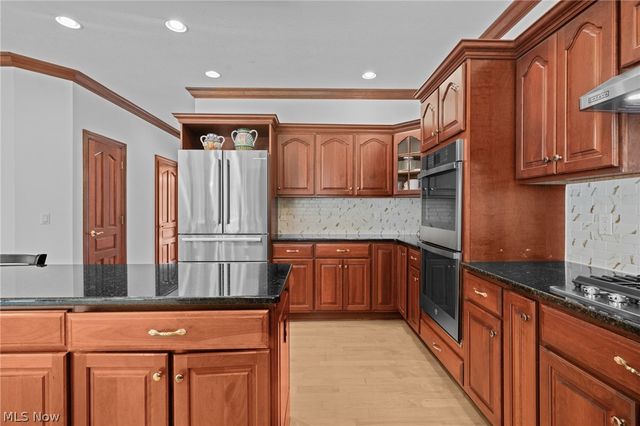 298 Village Drive, Broadview Heights, OH 44147