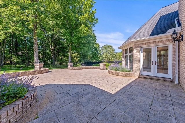 298 Village Drive, Broadview Heights, OH 44147