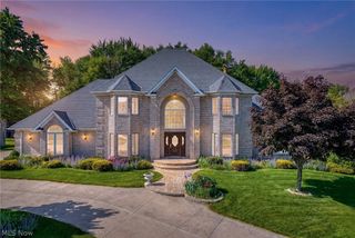 298 Village Drive, Broadview Heights, OH 44147