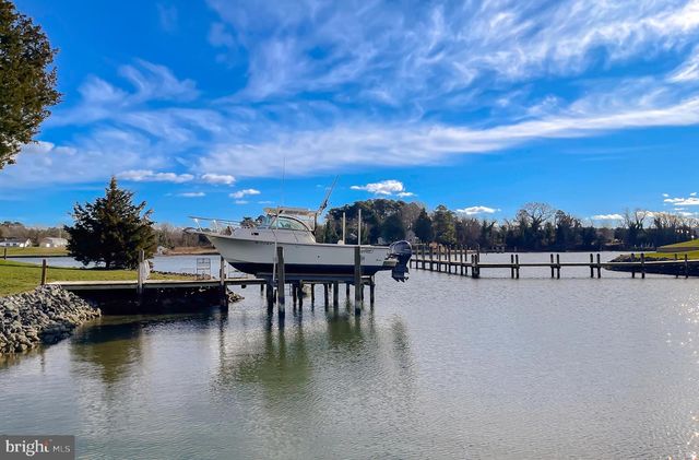 610 ROLLING HILLS RD, Solomons, MD 20688