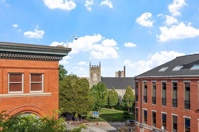 160 Merrimack St D, Lowell, MA 01852