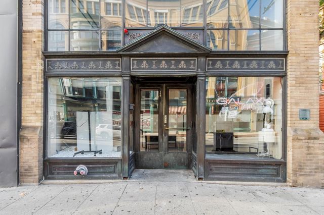 160 Merrimack St D, Lowell, MA 01852