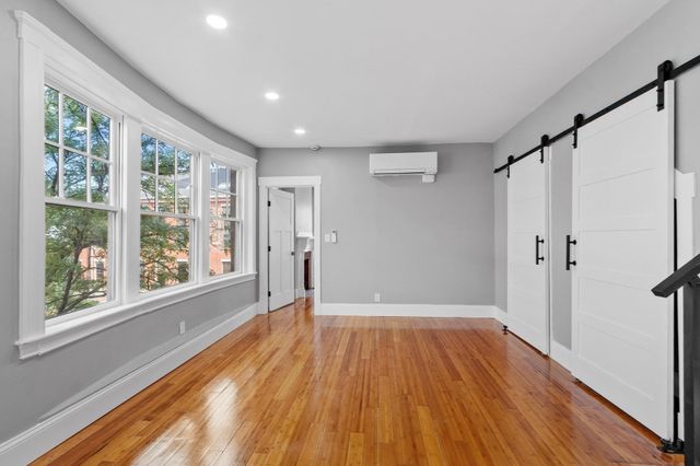 160 Merrimack St D, Lowell, MA 01852