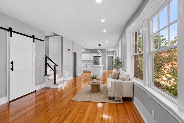 160 Merrimack St D, Lowell, MA 01852