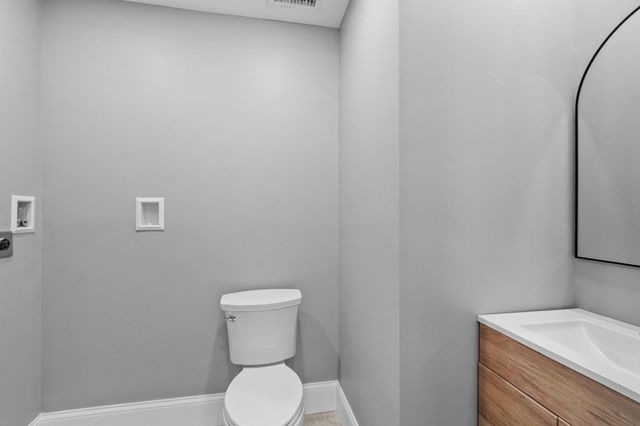 160 Merrimack St D, Lowell, MA 01852