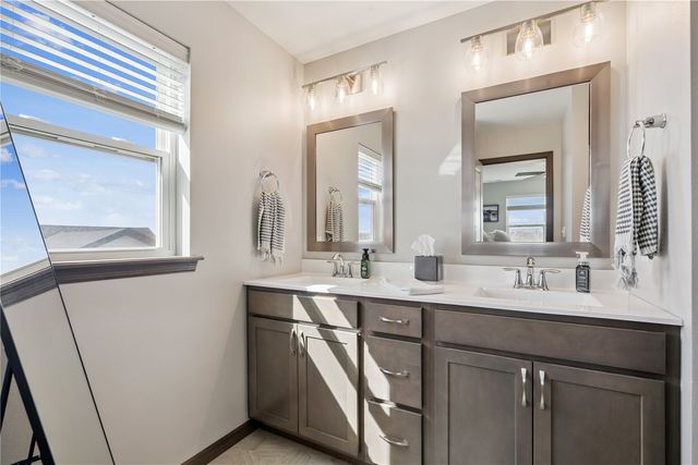 1903 Wycliffe Court SW, Cedar Rapids, IA 52404