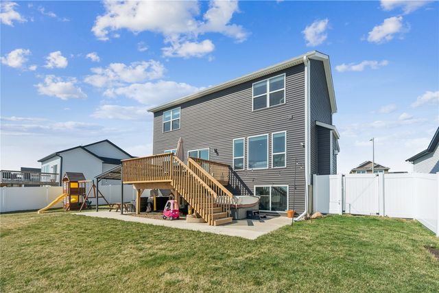 1903 Wycliffe Court SW, Cedar Rapids, IA 52404