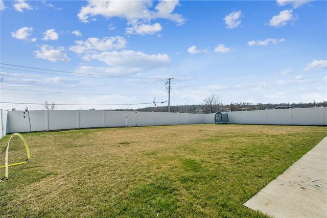 1903 Wycliffe Court SW, Cedar Rapids, IA 52404