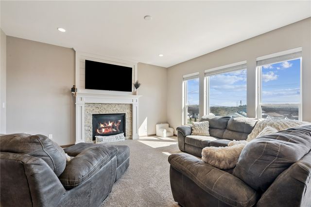 1903 Wycliffe Court SW, Cedar Rapids, IA 52404