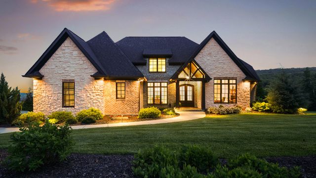 8008 Mountain Laurel Trail, Signal Mountain, TN 37377
