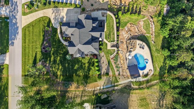 8008 Mountain Laurel Trail, Signal Mountain, TN 37377