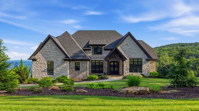 8008 Mountain Laurel Trail, Signal Mountain, TN 37377