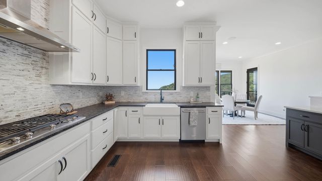 8008 Mountain Laurel Trail, Signal Mountain, TN 37377