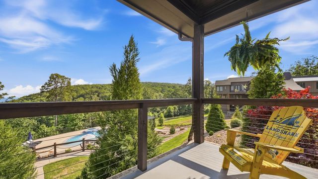 8008 Mountain Laurel Trail, Signal Mountain, TN 37377
