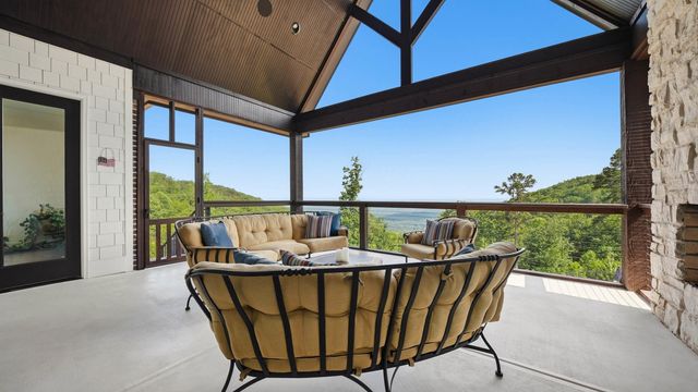 8008 Mountain Laurel Trail, Signal Mountain, TN 37377