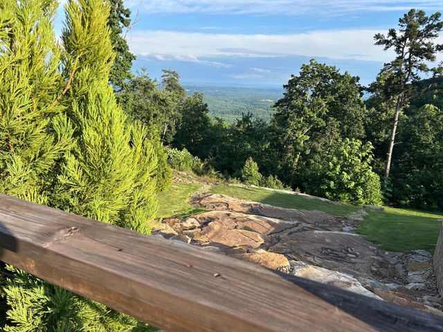 8008 Mountain Laurel Trail, Signal Mountain, TN 37377