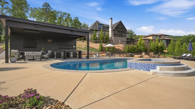 8008 Mountain Laurel Trail, Signal Mountain, TN 37377