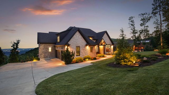 8008 Mountain Laurel Trail, Signal Mountain, TN 37377