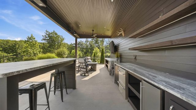 8008 Mountain Laurel Trail, Signal Mountain, TN 37377