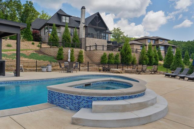 8008 Mountain Laurel Trail, Signal Mountain, TN 37377