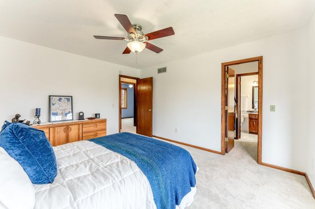 801 Gramsey Place, Burnsville, MN 55306