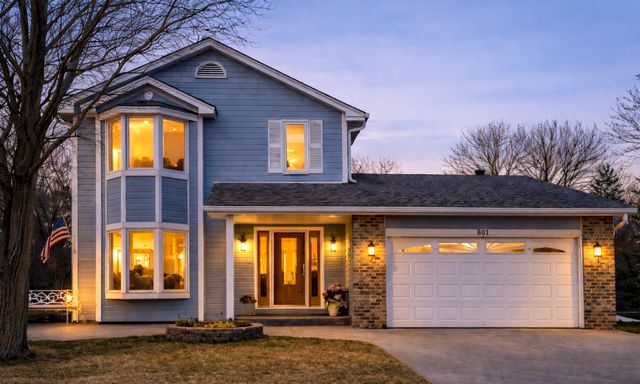 801 Gramsey Place, Burnsville, MN 55306