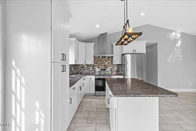 33 Meade Drive, Four Oaks, NC 27524