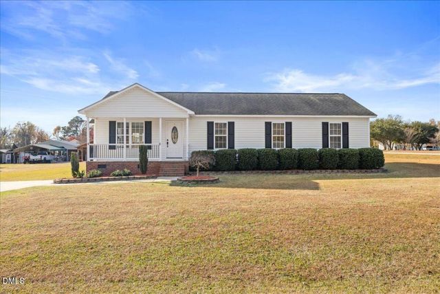 33 Meade Drive, Four Oaks, NC 27524