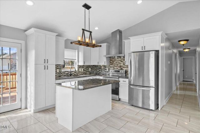 33 Meade Drive, Four Oaks, NC 27524