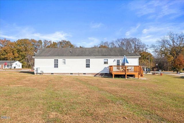 33 Meade Drive, Four Oaks, NC 27524