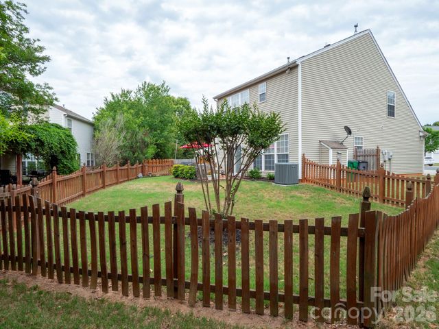 2002 Chinabrook Court, Charlotte, NC 28270