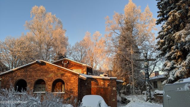 1003 W 53rd Avenue, Anchorage, AK 99518