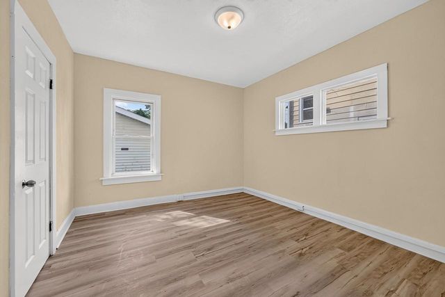 2867 N 40th STREET, Milwaukee, WI 53210