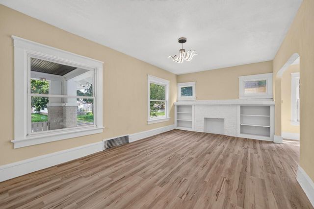 2867 N 40th STREET, Milwaukee, WI 53210