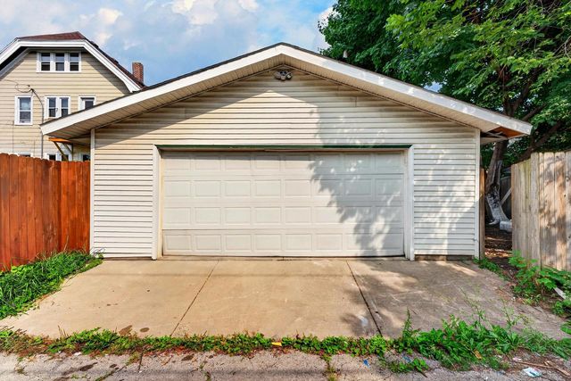 2867 N 40th STREET, Milwaukee, WI 53210