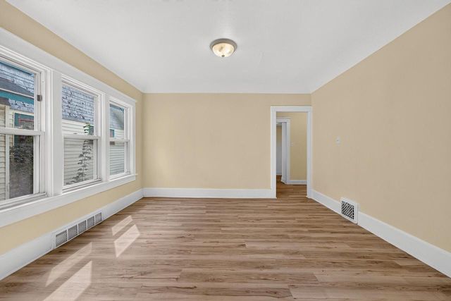 2867 N 40th STREET, Milwaukee, WI 53210